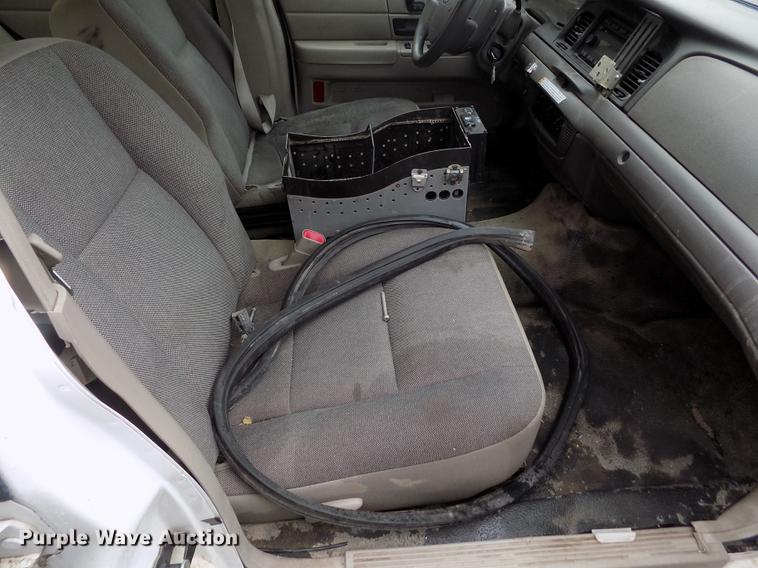 image for item FG9410 2011 Ford Crown Victoria Police Interceptor