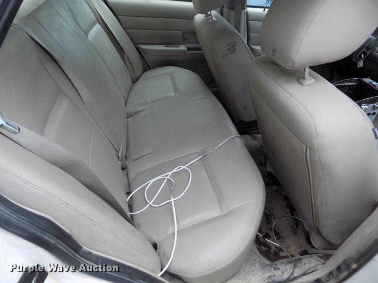 image for item FG9410 2011 Ford Crown Victoria Police Interceptor