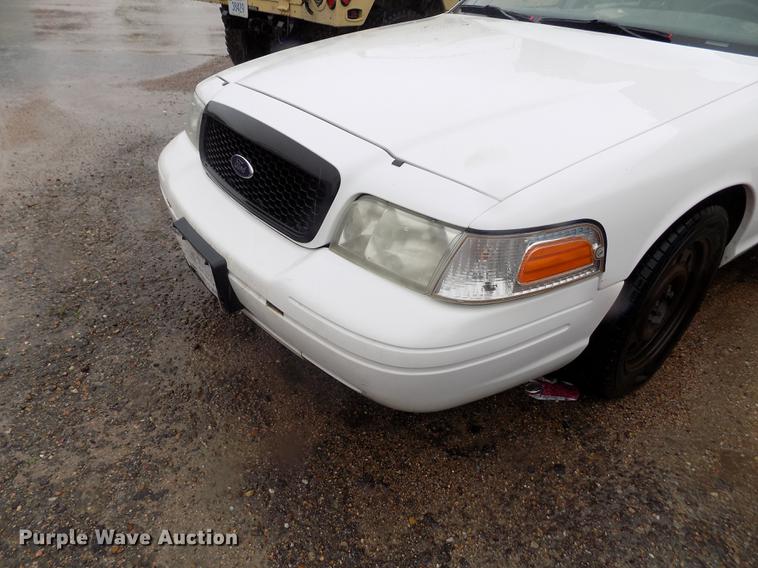 image for item FG9410 2011 Ford Crown Victoria Police Interceptor