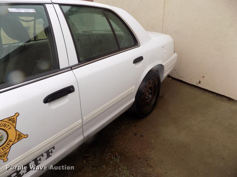 image for item FG9410 2011 Ford Crown Victoria Police Interceptor