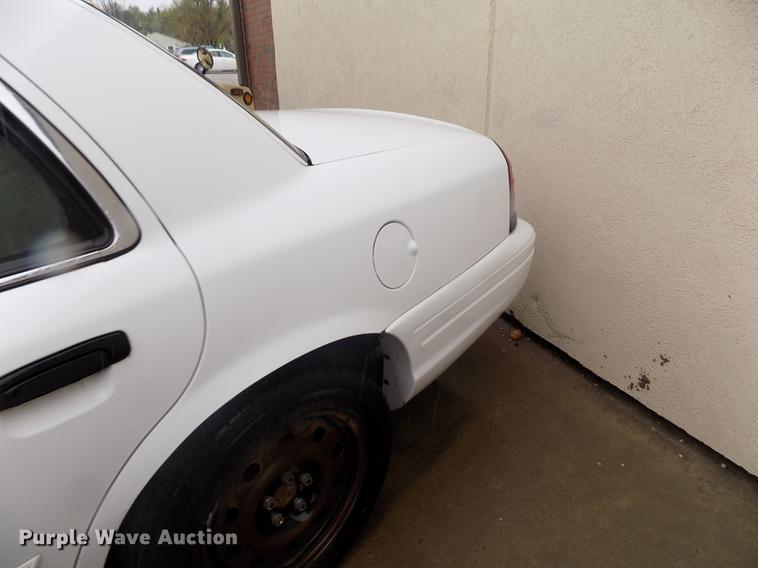 image for item FG9410 2011 Ford Crown Victoria Police Interceptor