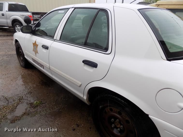 image for item FG9410 2011 Ford Crown Victoria Police Interceptor