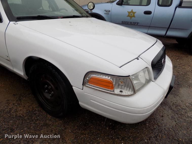 image for item FG9410 2011 Ford Crown Victoria Police Interceptor