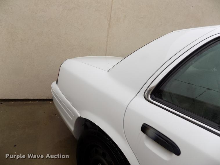 image for item FG9410 2011 Ford Crown Victoria Police Interceptor