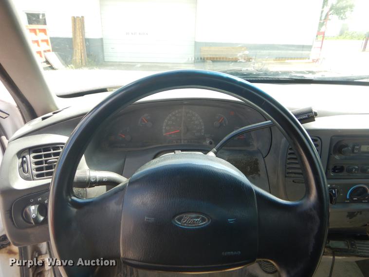 image for item FH9398 1999 Ford F150 XL pickup truck