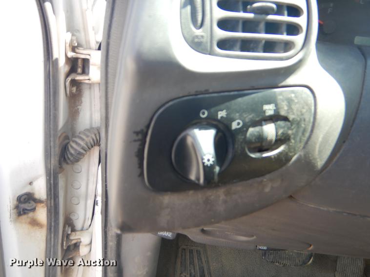 image for item FH9398 1999 Ford F150 XL pickup truck