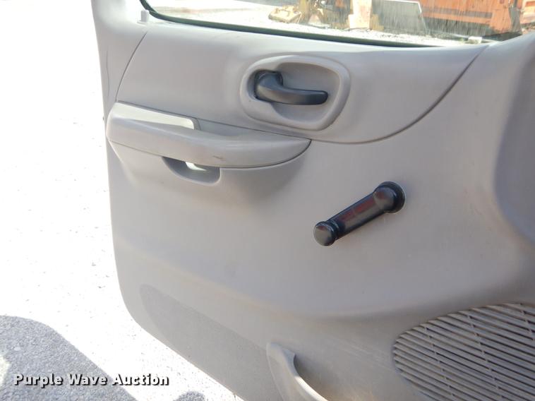 image for item FH9398 1999 Ford F150 XL pickup truck