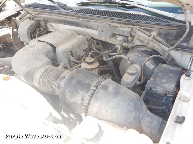 image for item FH9398 1999 Ford F150 XL pickup truck