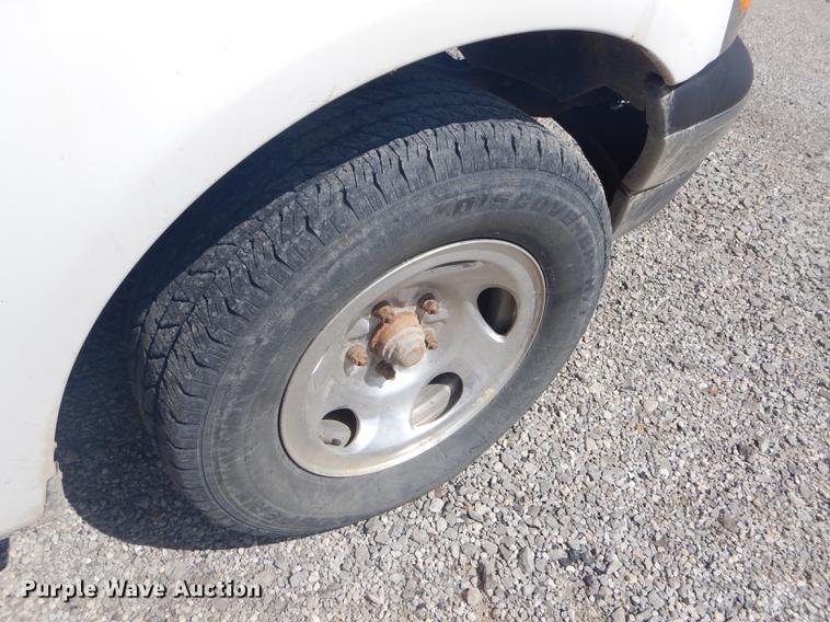 image for item FH9398 1999 Ford F150 XL pickup truck