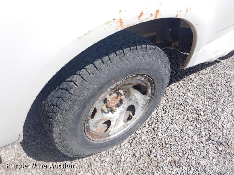 image for item FH9398 1999 Ford F150 XL pickup truck