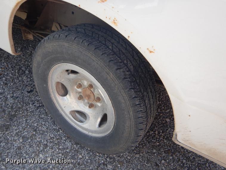 image for item FH9398 1999 Ford F150 XL pickup truck