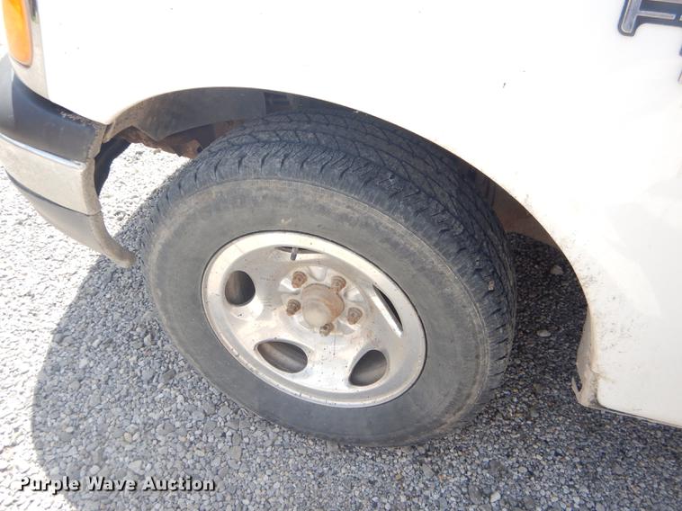 image for item FH9398 1999 Ford F150 XL pickup truck