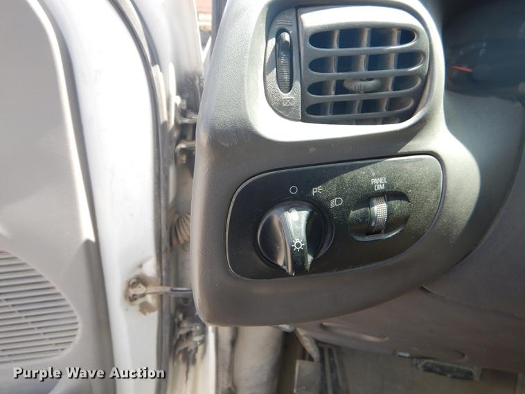 image for item FH9399 1999 Ford F150 XL pickup truck