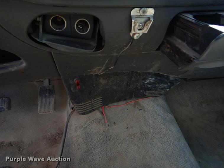 image for item FH9399 1999 Ford F150 XL pickup truck