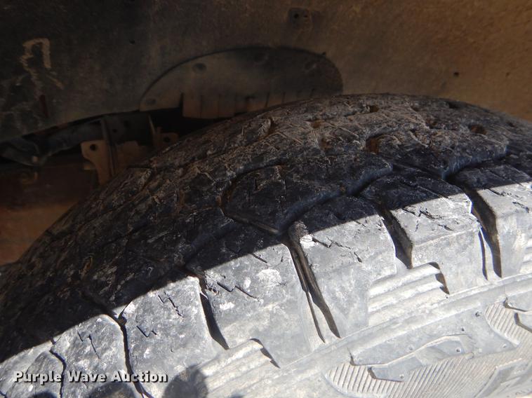 image for item FH9399 1999 Ford F150 XL pickup truck