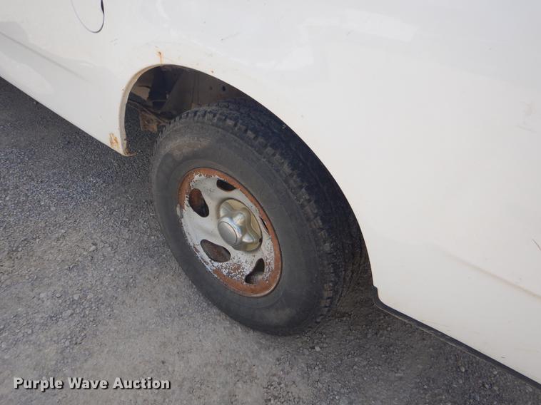 image for item FH9399 1999 Ford F150 XL pickup truck