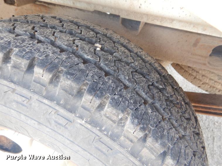 image for item FH9399 1999 Ford F150 XL pickup truck