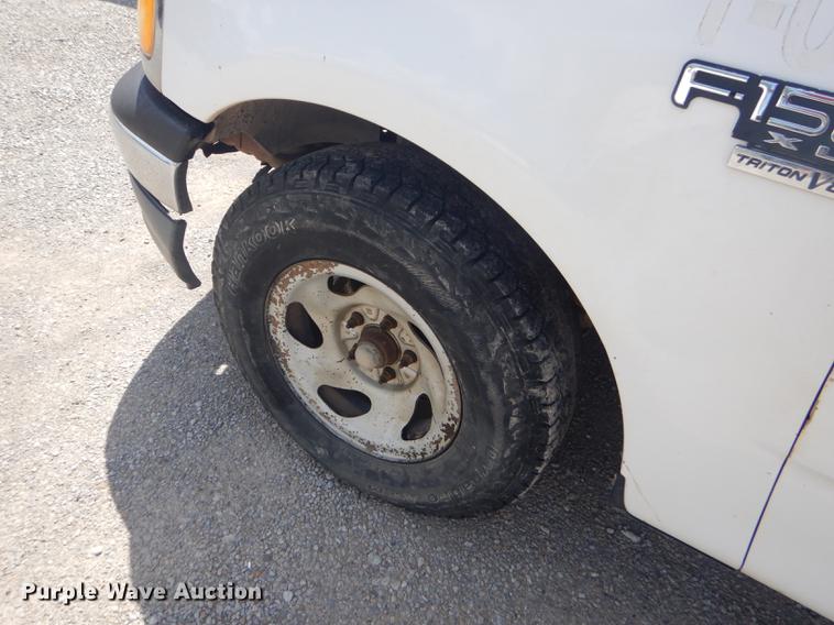 image for item FH9399 1999 Ford F150 XL pickup truck