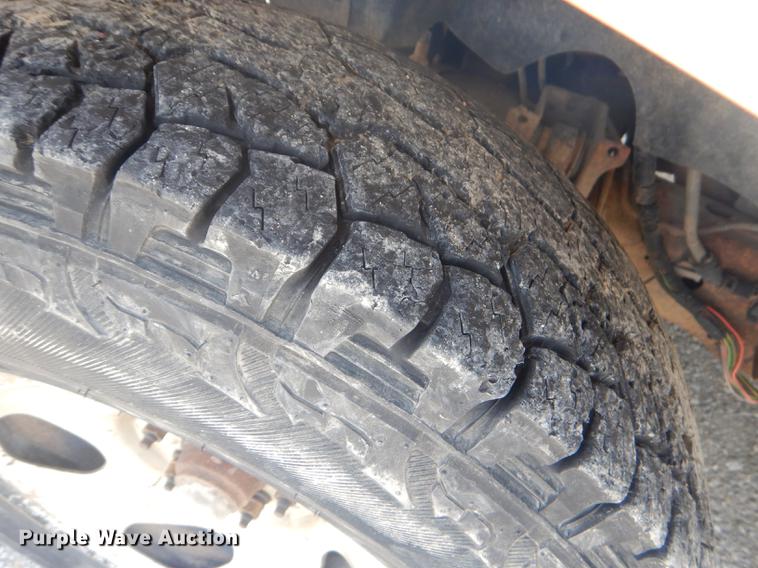 image for item FH9399 1999 Ford F150 XL pickup truck