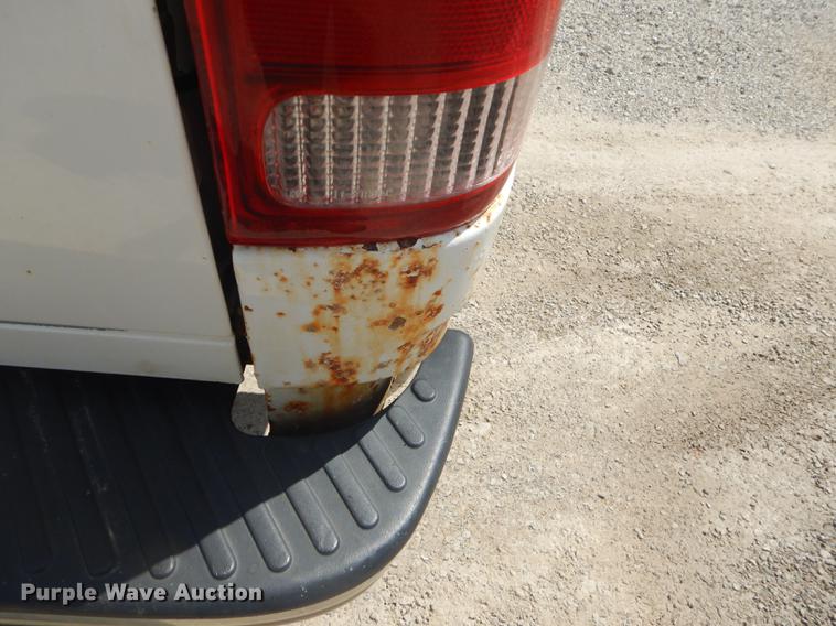 image for item FH9399 1999 Ford F150 XL pickup truck