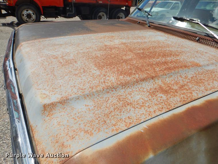 image for item FH9401 1992 Dodge D150 pickup truck