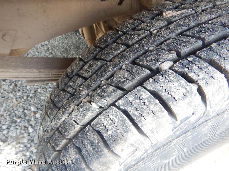 image for item FH9401 1992 Dodge D150 pickup truck