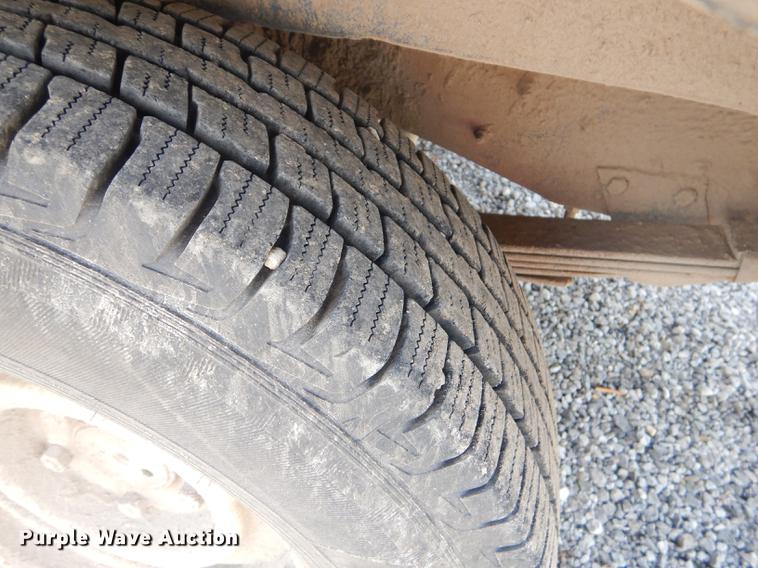 image for item FH9401 1992 Dodge D150 pickup truck