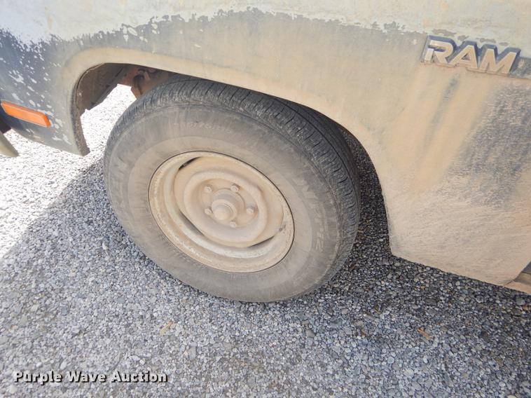 image for item FH9401 1992 Dodge D150 pickup truck