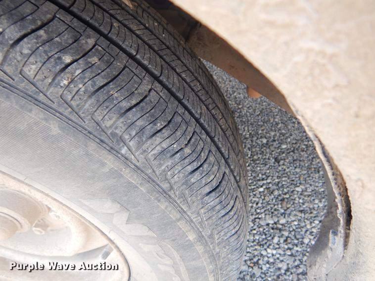 image for item FH9401 1992 Dodge D150 pickup truck