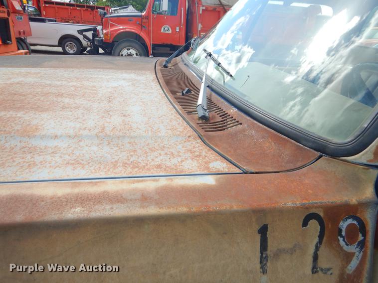 image for item FH9401 1992 Dodge D150 pickup truck