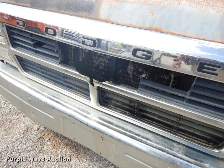 image for item FH9401 1992 Dodge D150 pickup truck