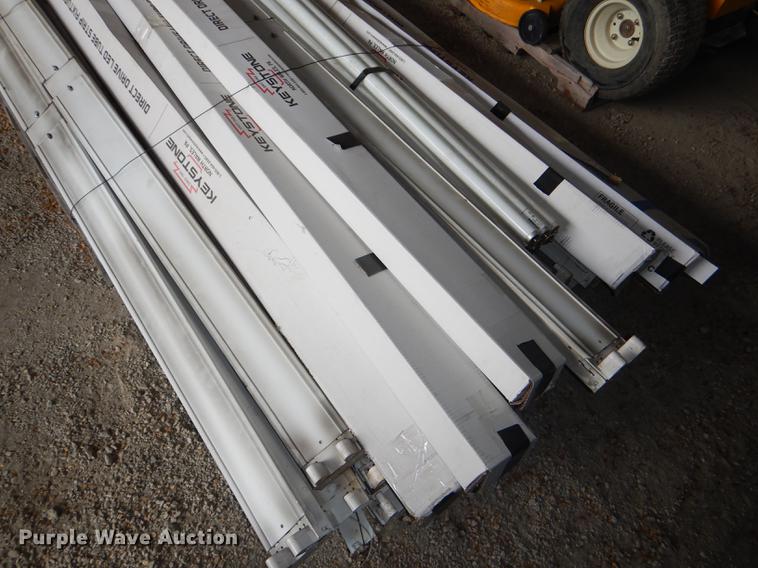 image for item FK9208 Approximately 20 light fixtures