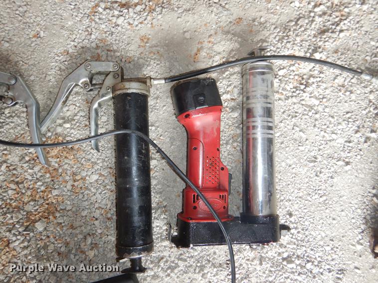 image for item FK9210 (3) grease guns