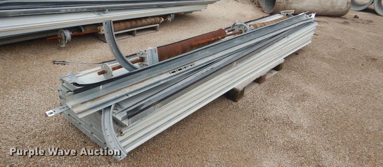 image for item FK9214 (2) garage doors