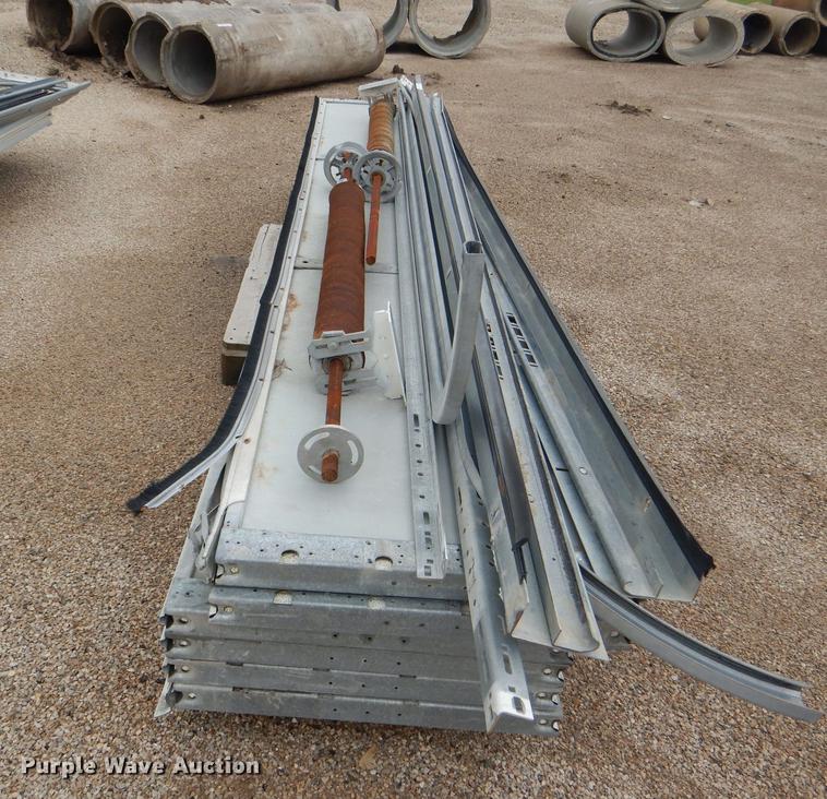 image for item FK9214 (2) garage doors