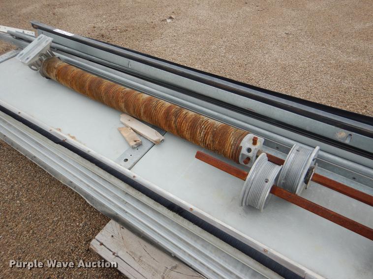 image for item FK9214 (2) garage doors