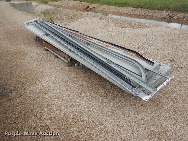 image for item FK9214 (2) garage doors