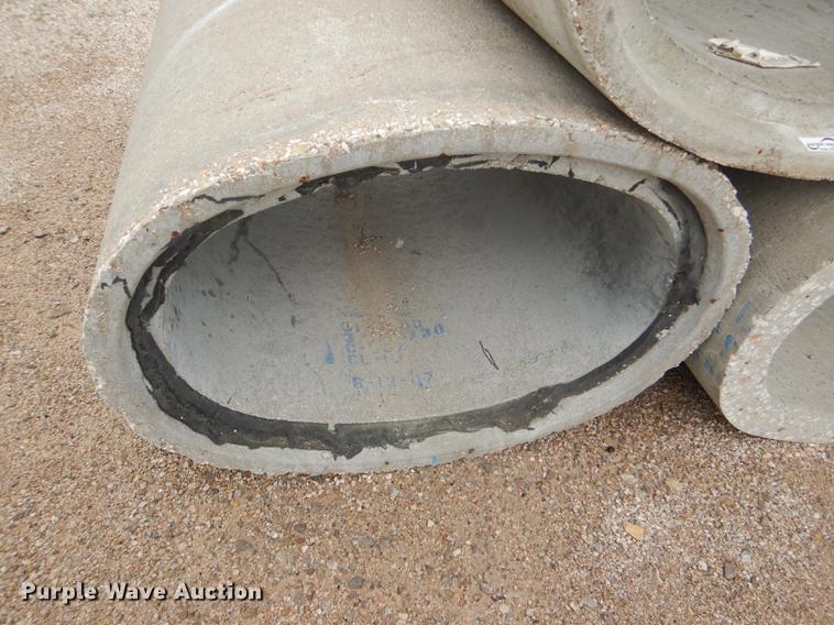 (3) C concrete culvert pipes in Burlington, KS Item FK9217 sold