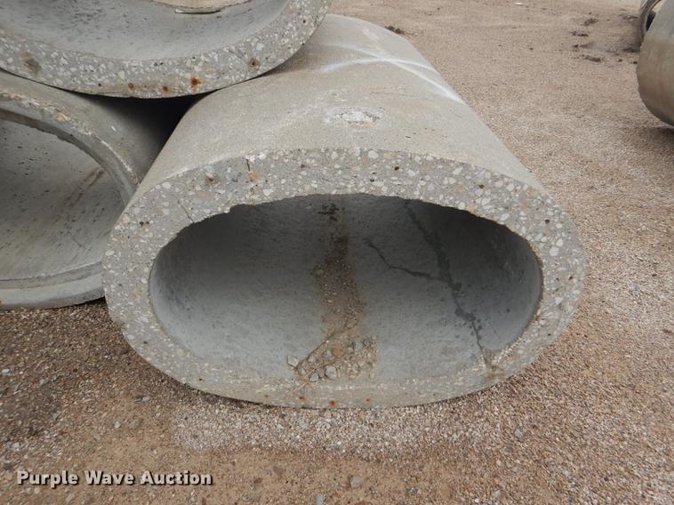 (3) C concrete culvert pipes in Burlington, KS Item FK9217 sold
