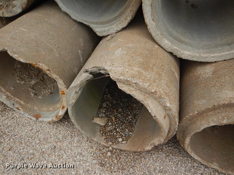 image for item FK9218 (13) concrete culvert pipes