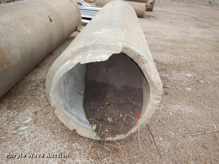 image for item FK9219 (8) concrete culvert pipes