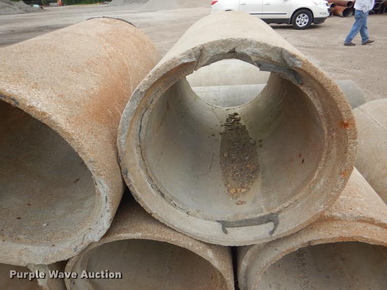image for item FK9219 (8) concrete culvert pipes
