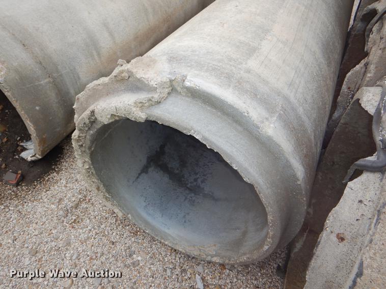 image for item FK9219 (8) concrete culvert pipes