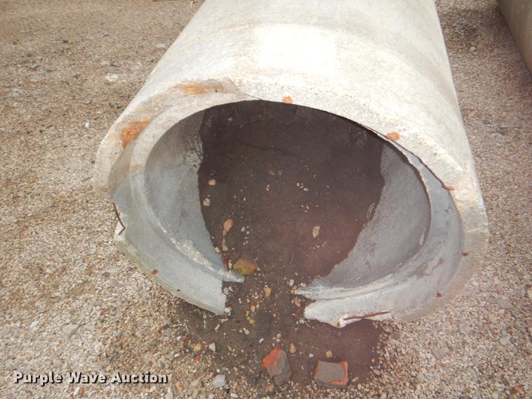 image for item FK9219 (8) concrete culvert pipes