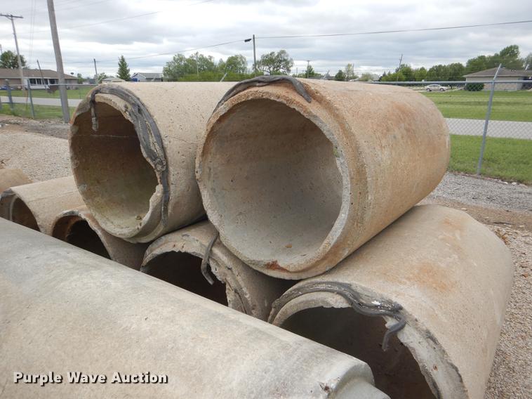 (8) concrete culvert pipes in Burlington, KS Item FK9219 sold