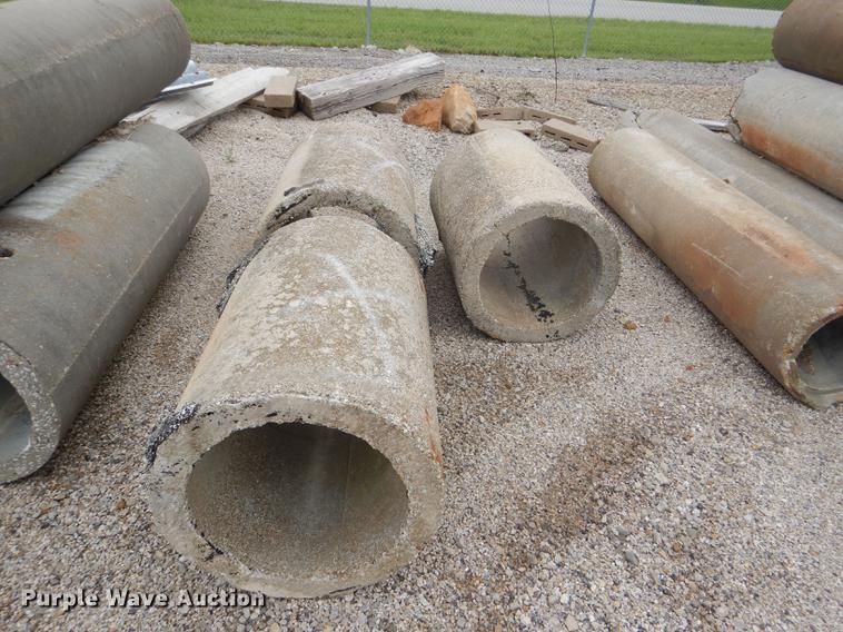 image for item FK9221 (8) concrete culvert pipes
