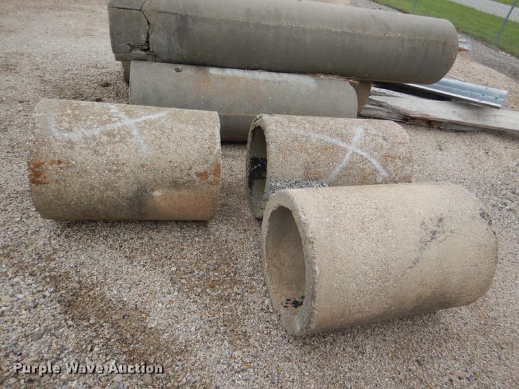 image for item FK9221 (8) concrete culvert pipes