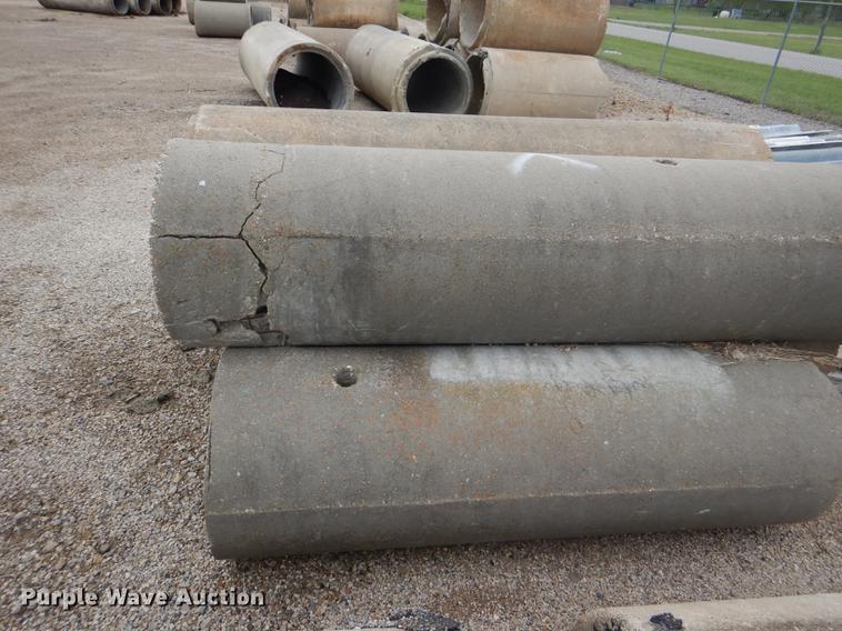 image for item FK9221 (8) concrete culvert pipes