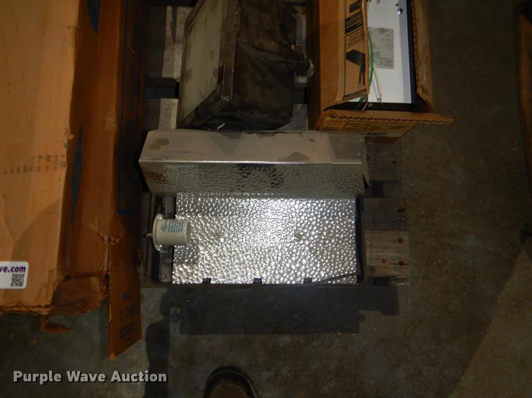 image for item FK9230 (8) light fixtures