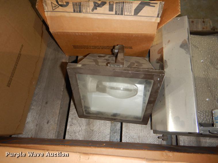 image for item FK9230 (8) light fixtures